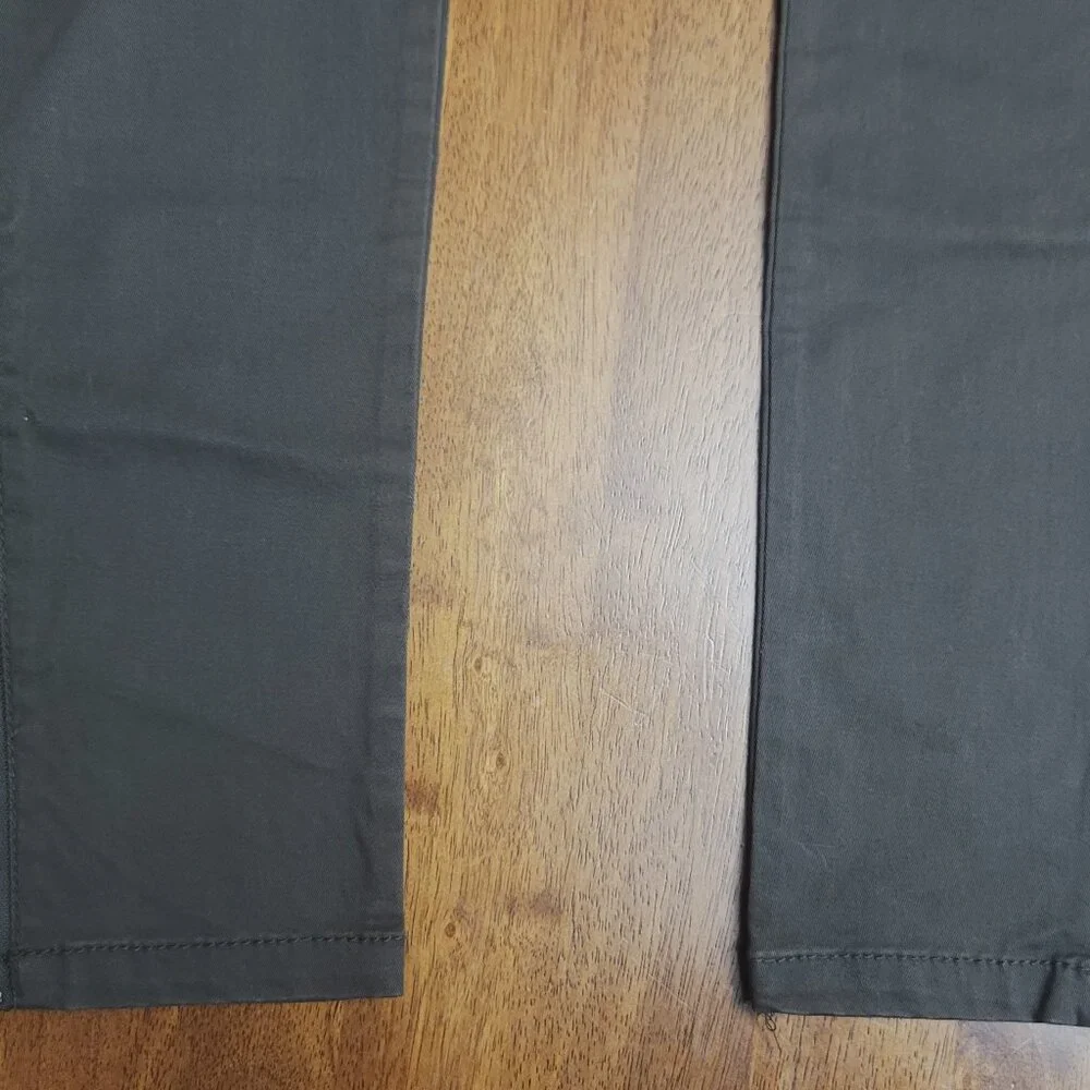 Miss Me ~ Sz 27 ~ Olive Skinny leg w/Zipper ~ Cargo Pants ~ NWT - Picture 2 of 10
